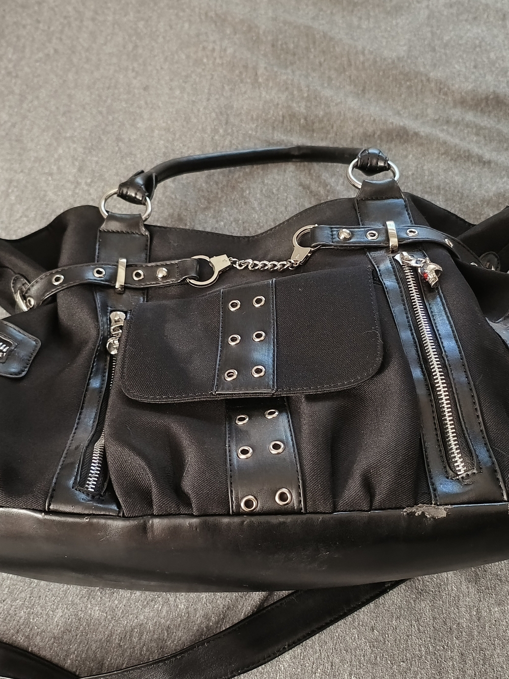Black Women’s Grommet Accent Satchel Bag